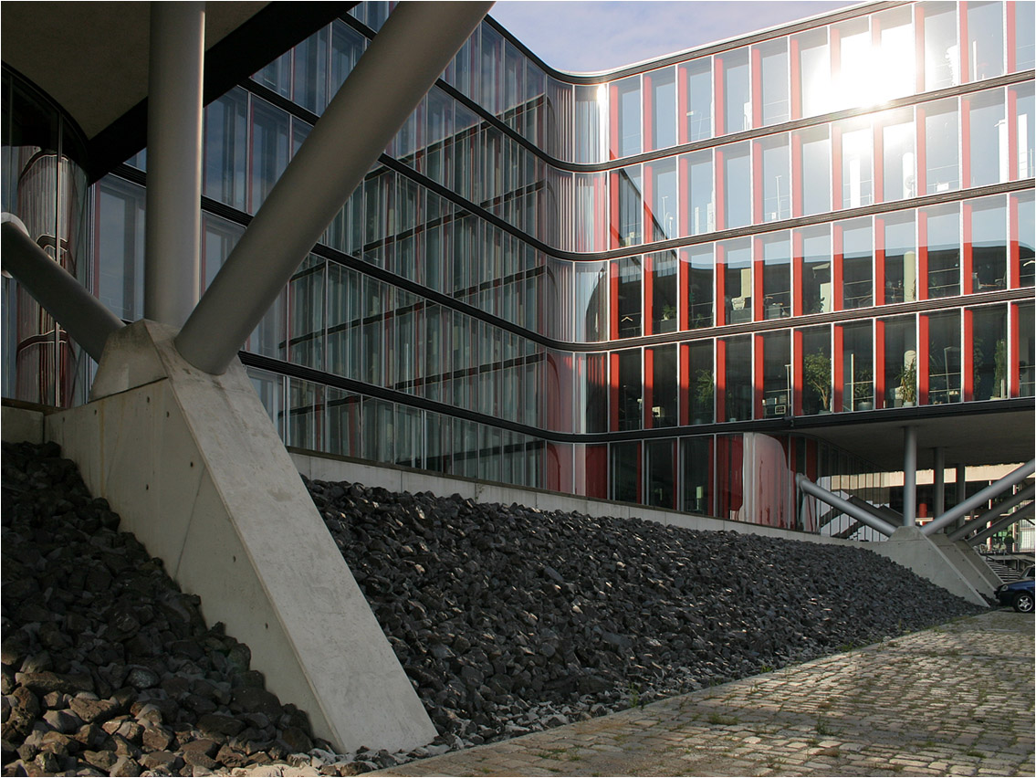 . Bürohaus Neumühlen in Hamburg -

Juni 2007 (Matthias)