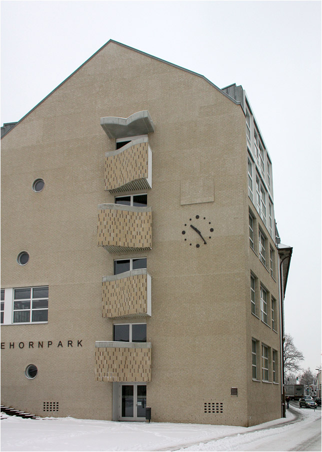 . Das Bildungszentrum in Aschersleben -

Der höhere Kopfbau.

März 2013 (Matthias)