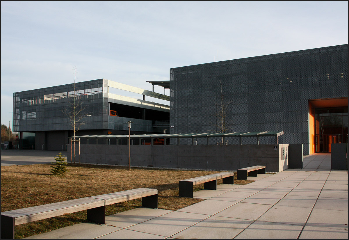 . Das Technische Betriebszentrum der Stadt München in Moosach -

Ansicht von Süden.

März 2015 