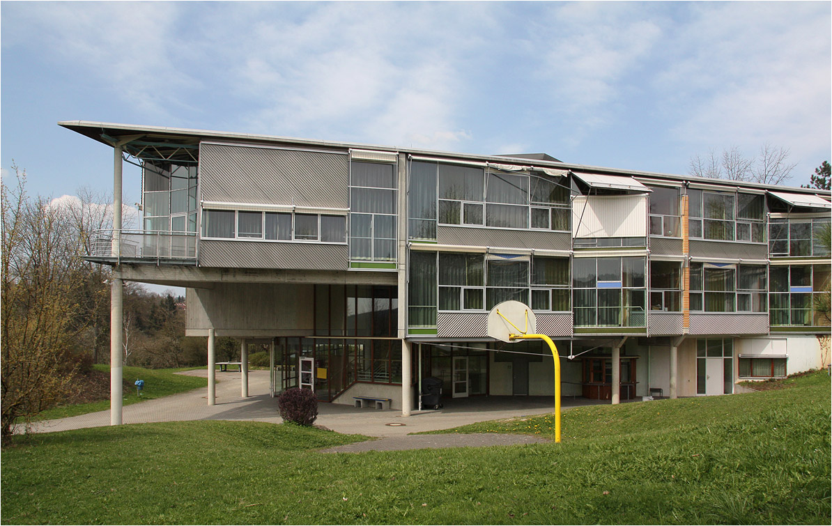 . Die Schäferfeldschule, Werkrealschule in Lorch -

Südost-Fassade.

April 2010 (Matthias)