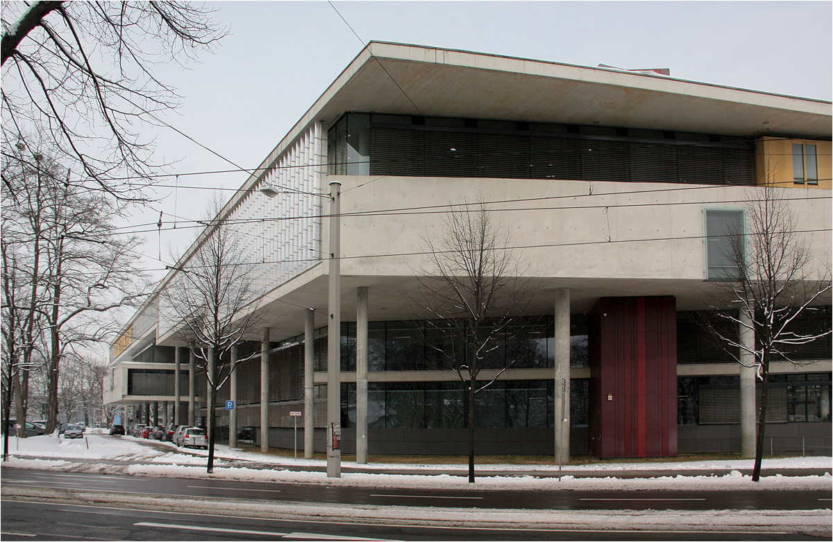 . Die Universitätsbibliothek in Magdeburg -

März 2013 (Matthias) 