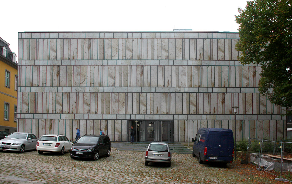 . Folkwang Bibliothek in Essen-Werden -

Nordfassade zum Hof der Abtei.

Oktober 2014 (Matthias)