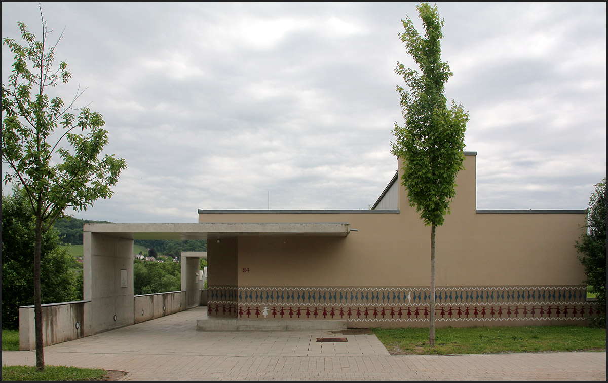 . Kindergarten 'Badener Hof' in Heilbronn -

Dio Straßen- bzw. Eingangsseite.

Juni 2010 (Matthias)