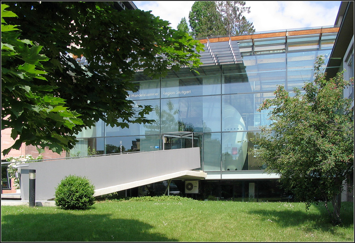 . Neuer Eingang für die IHK in Stuttgart -

Juni 2005 (Matthias)