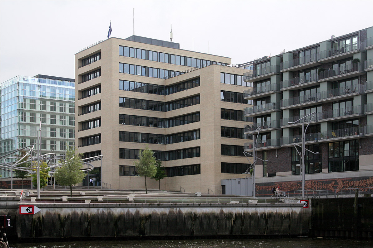 . Pantaenius Haus in der Hamburger Hafencity -

August 2011 (Matthias)