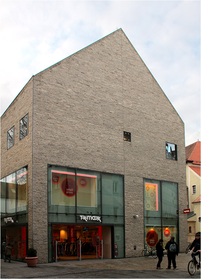 . Textilhaus am St.-Kassians-Platz, Regensburg -

Januar 2012 (Matthias)