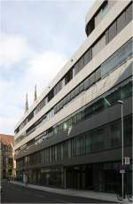 . Das Büro-, Wohn- und Geschäftshaus Caleido in Stuttgart -

Fassade an der Feinstraße.

Oktober 2014 (Matthias)