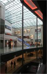 . Die Shopping Mall Forum Duisburg -

Die südliche Passage von der Ostseite aus gesehen.

Oktober 2014 (Matthias)