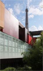 . Musée du Quai Branly, Paris -

Blick entlang der Nordfassade zum Eifelturm. 

Juli 2012 (Matthias)