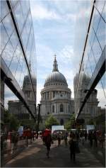 2010-one-new-change-london/467527/-one-new-change-in-london 
. One New Change in London -

Gegenüber der St.Paul's Cathedral scheidet die Einkaufspassage in den Baukörper.

Juni 2015 (M)