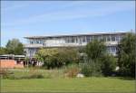 . Hilde-Domin-Schule Herrenberg -

Der Schulkomplex ist in eine parkähnliche Grünanlage eingebettet.

August 2014 (Matthias)