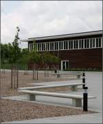 . Gymnasium Buchloe -

Sitzbänke auf dem Pausenhof auf der Ostseite.

Mai 2014 (Matthias)