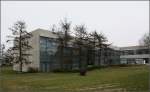 . Hochschule Aalen -

1968 wurde die von Behnisch und Partner geplante Fachhochschule in Aalen eröffnet. Sie wurde für dieses Büro in jener Zeit typischen Betonfertigteilbauweise errichtet.

März 2015 (Matthias)

