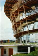 . Bürohaus für einen Software-Entwickler in Pliezhausen-Gniebel -

Vorgelagerte Balkone und ein weit überstehendes Dach.

Oktober 1995 (Matthias)