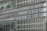 . Das Deichtor Bürohaus in Hamburg -

Detailansicht der Fassade. Rechts sind die an einigen Stellen eingeschobenen Lufträume erkennbar.

August 2005 (Matthias)