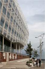 . Das Unilever-Gebäude in der Hamburger Hafencity -

August 2011 (Matthias)