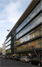 . Bürogebäude der WGV in Stuttgart -

Glasfassade an der Tübinger Straße.

Oktober 2014 (Matthias)
