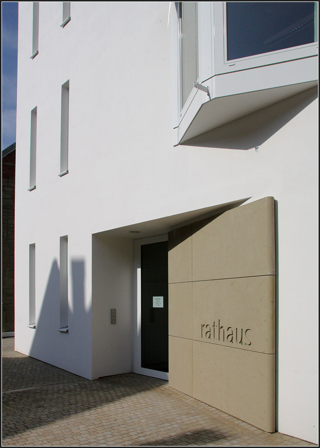 . Das Rathaus in Eppingen -

Ein weiterer Eingang entstand bei der Verlängerung des Neubau. Auch ein sehr schönes Detail.

März 2011 (Matthias)