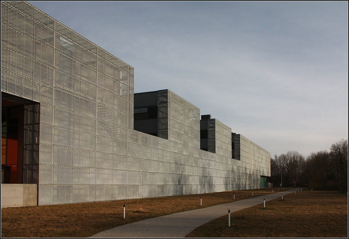 . Das Technische Betriebszentrum der Stadt München in Moosach -

Die Ostfassade.

März 2015 