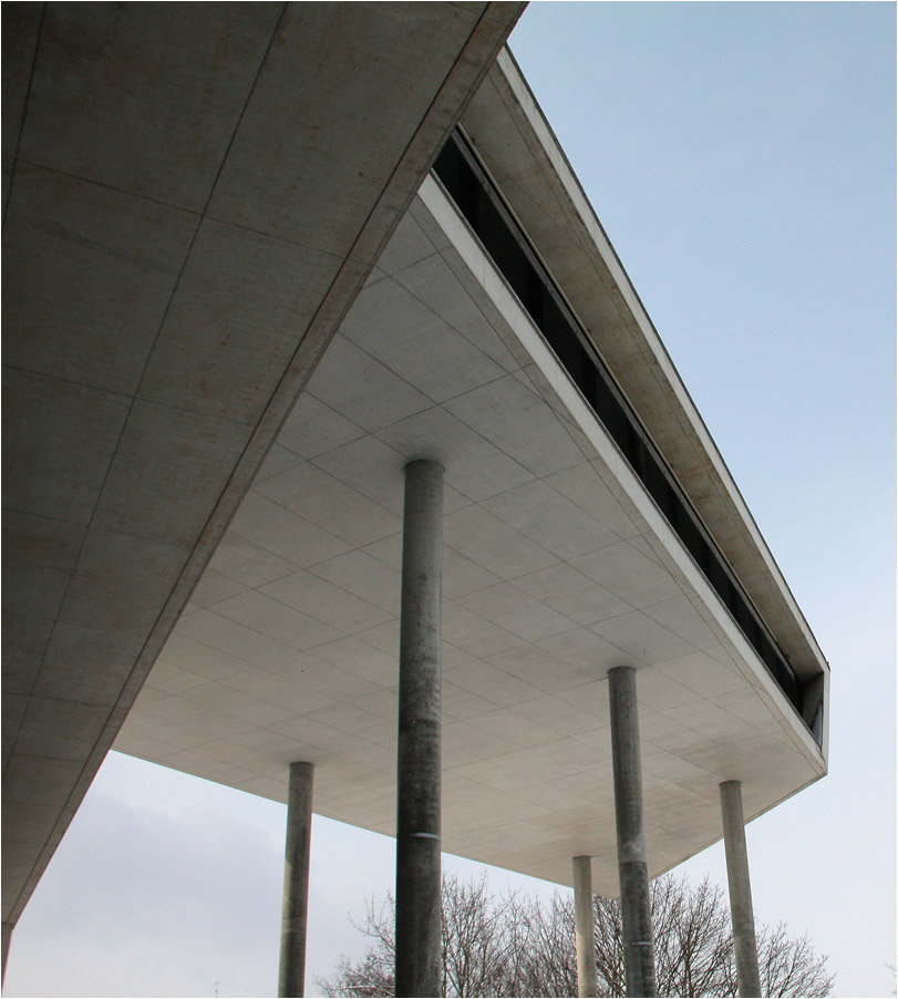. Die Universitätsbibliothek in Magdeburg -

Die Auskragung.

März 2013 (Matthias) 