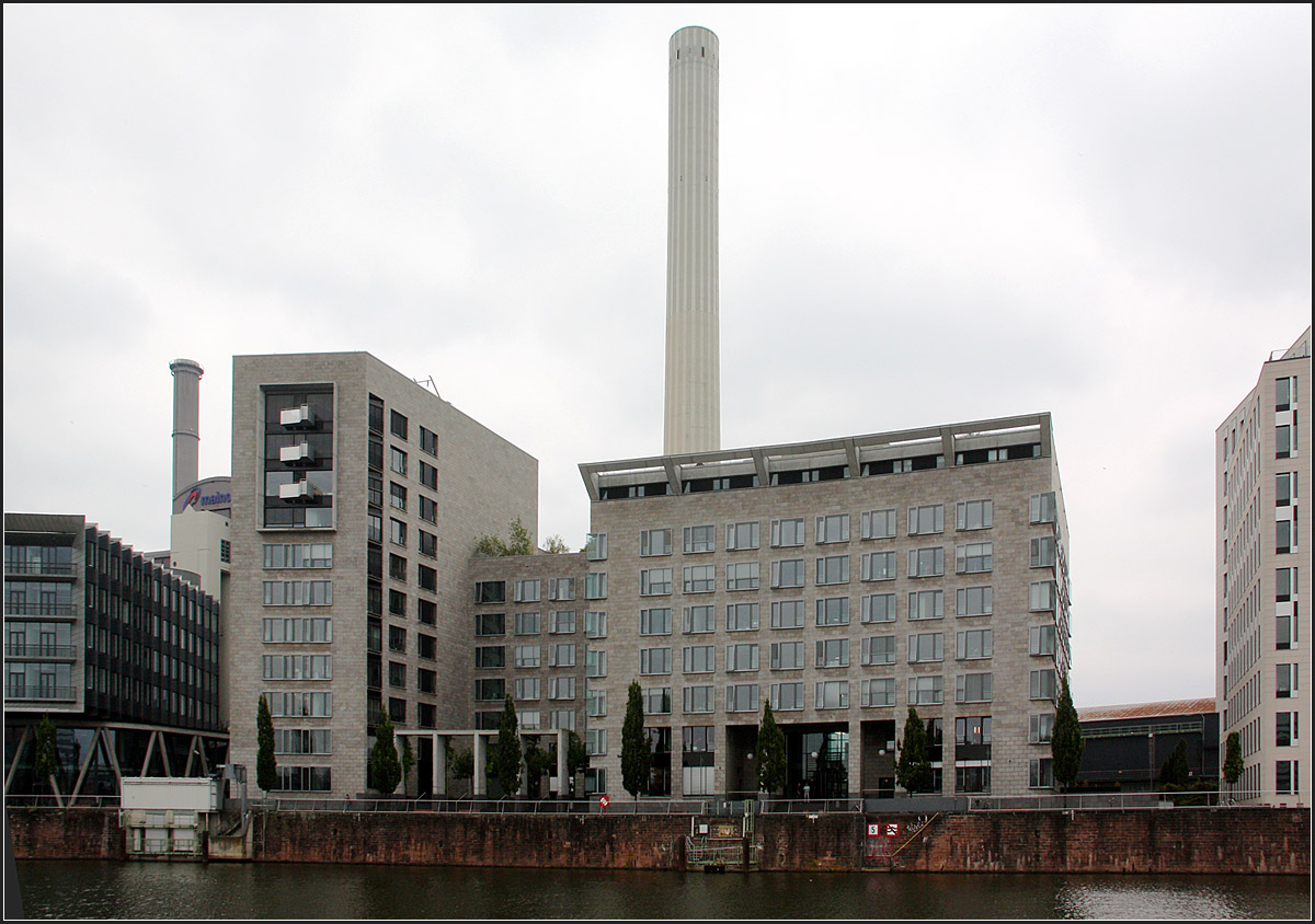 . Torhaus Westhafen in Frankfurt am Main -

September 2014 (Matthias)