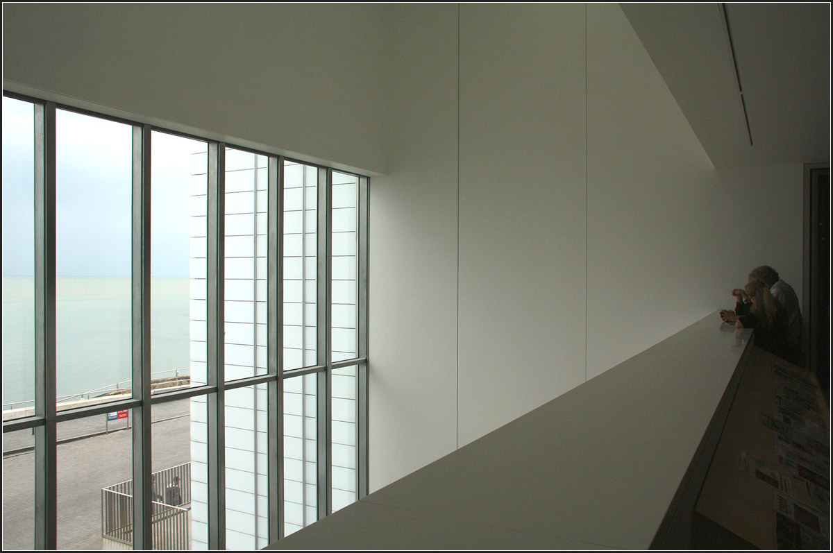 . Turner Contemporary in Margate von David Chipperfield -

Im ersten Obergeschoss. Dort befindet sich der Shop und die Ausstellungsräume.

Juni 2015 (Matthias)