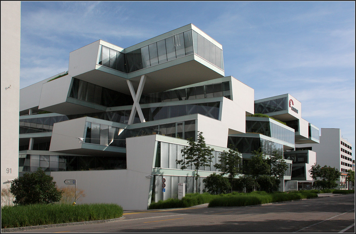 . Verwaltungsgebäude in Allschwil bei Basel -

Juni 2013 (Matthias)