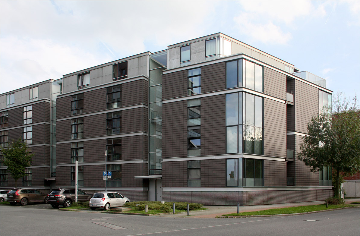 . Wohngebäude am Innenhafen in Duisburg -

Oktober 2014 (Matthias)