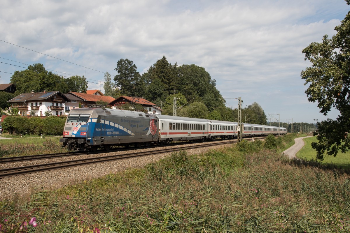 101 060-2 war am n�chsten Tag ziehend in Richtung Salzburg im Einsatz. Aufgenommen am 23. August 2015 bei Weisham.