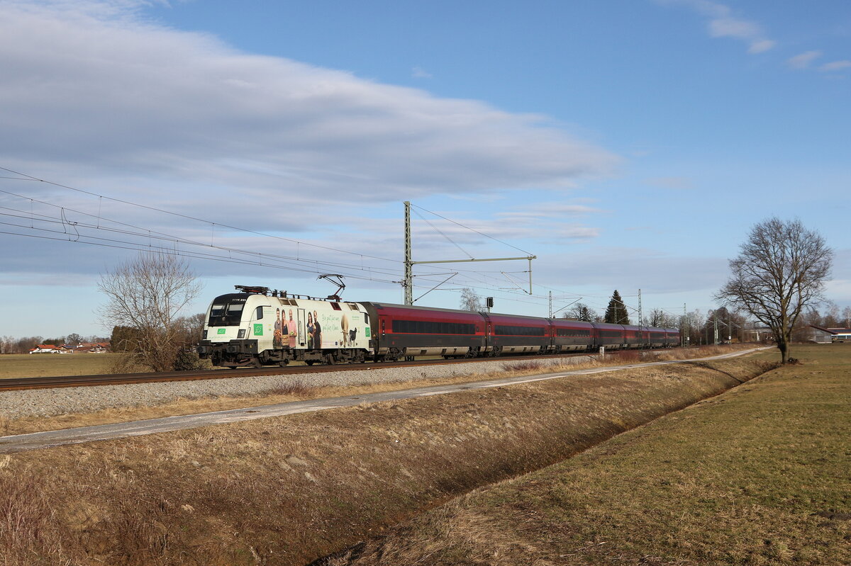 1116 231  Bio Austria 2  aus Salzburg kommend am 24. Januar 2025 bei �bersee am Chiemsee.
