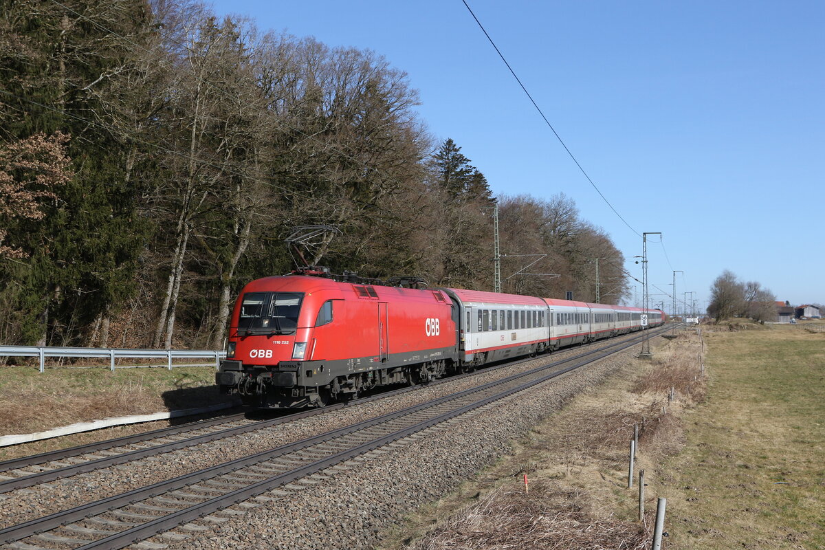 1116 252 war am 6. M�rz 2025 mit einem  EC  bei Hufschlag auf dem Weg nach M�nchen.