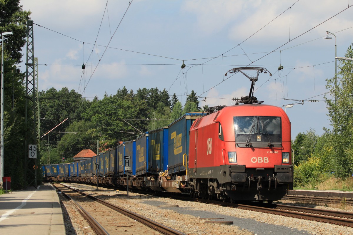 1116 268-2 durchf�hrt am 20. August 2013 mit dem  Walter-Zug  den Bahnhof von Assling.