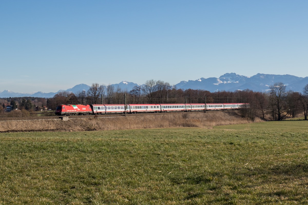 1216 012 war am 12. Februar 2016 bei Rann in Richtung M�nchen unterwegs.