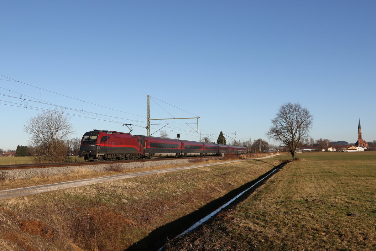 1216 229 war am 19. Dezember 2025 bei �bersee am Chiemsee in Richtung Rosenheim unterwegs.