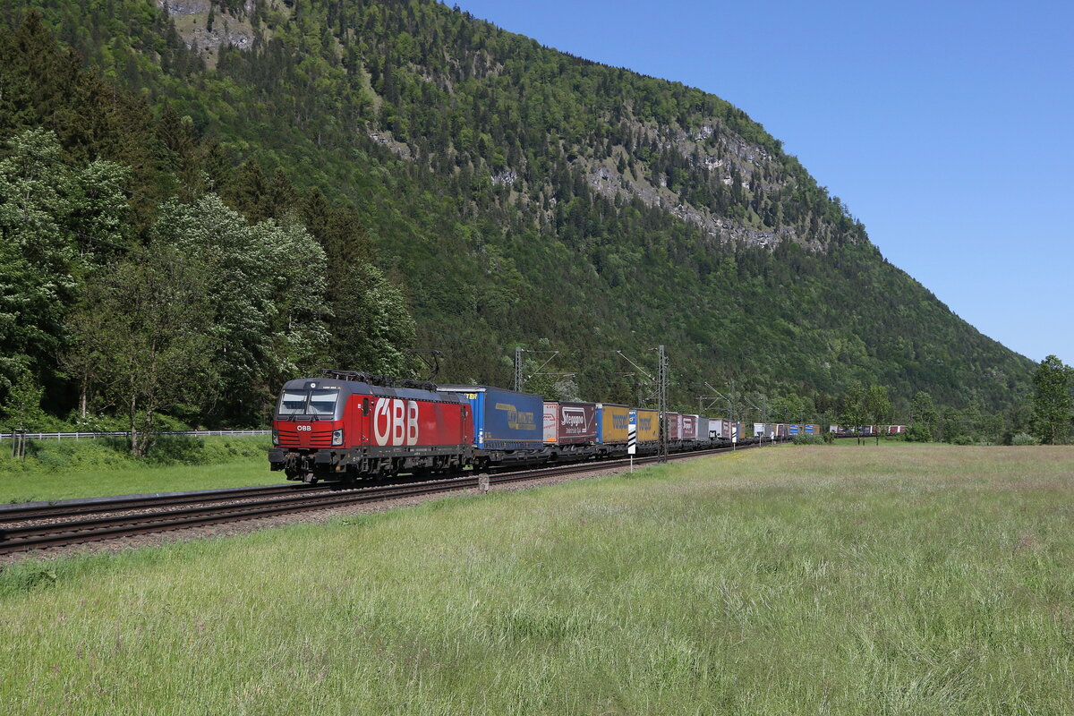 1293 052 mit einem  KLV  aus M�nchen kommend am 14. Mai 2024 bei Niederaudorf.