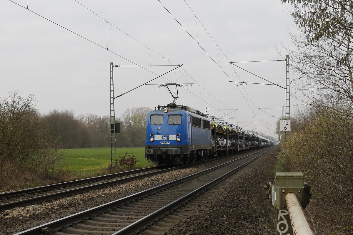 140 007 mit einem Autozug am 28. M�rz 2019 bei Bremen-Mahndorf.