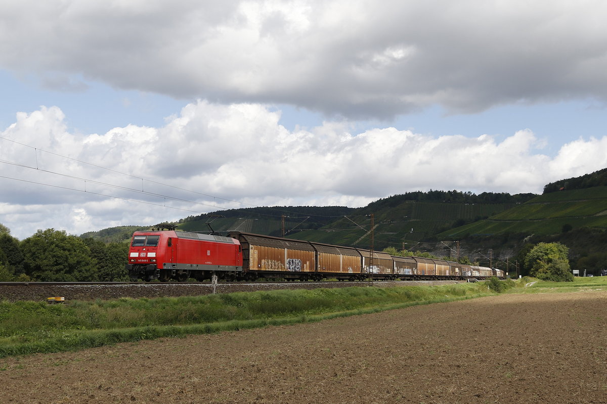 145 040-2 war am 19. August 2017 bei Himmelstadt in Richtung W�rzburg unterwegs.