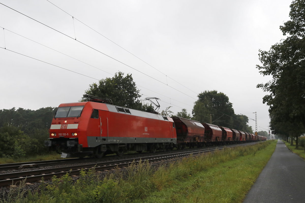 152 152-5 mit einem G�terzug am 11. August 2017 bei D�rverden.