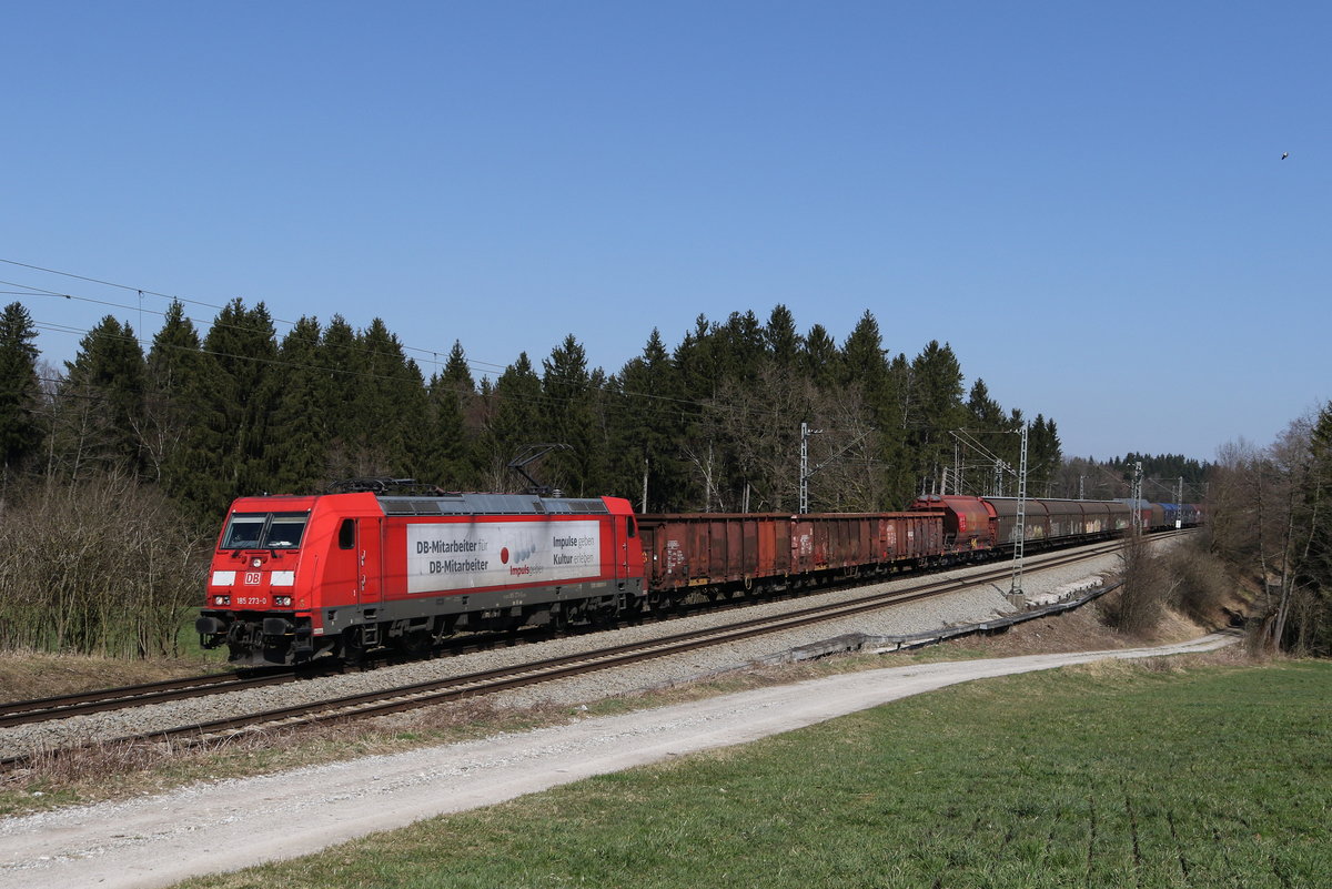 185 273  DB Mitarbeiter  mit einem gemischten G�terzug aus Salzburg kommend am 19. M�rz 2020 bei Grabenst�tt.