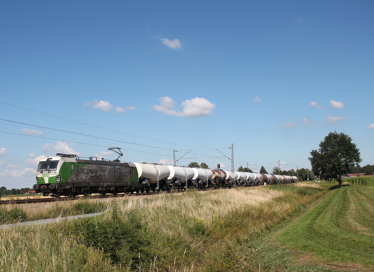 193 204  Wolfang Amadeus Mozart  von  SETG  mit einem Kesselwagenzug am 7. August 2016 bei �bersee.