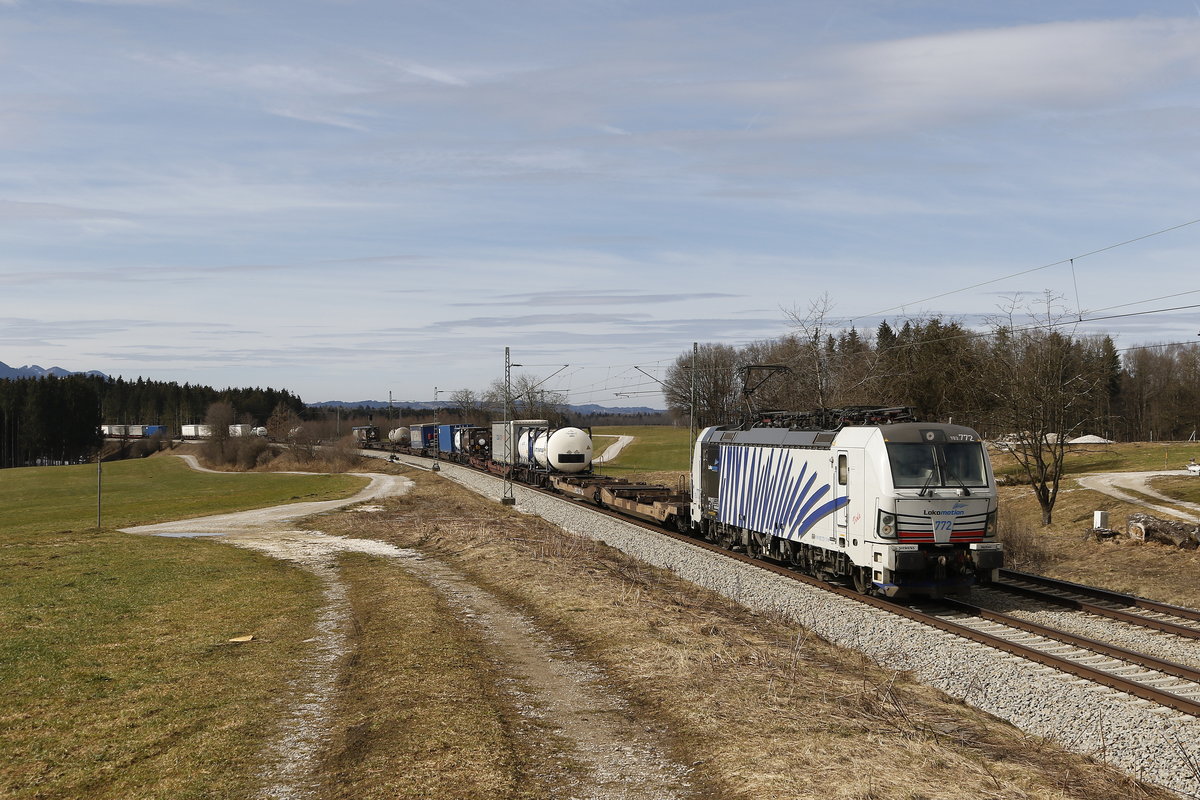 193 772 mit einem  KLV  aus M�nchen kommend am 3. M�rz 2019 bei Grabenst�tt.