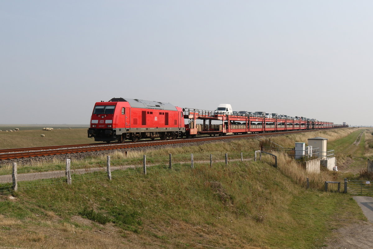 245 027 war am 28. August 2019 bei Klanxb�ll mit einem  Sylt-Shuttle  in Richtung Westerland unterwegs.