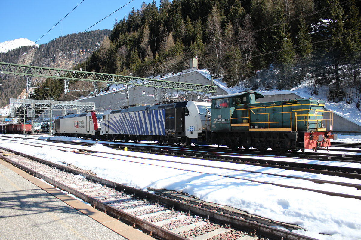 245 612 und 185 661  Paul  und 185 664  beim rangieren am 19. M�rz 2016 im Bahnhof  Brenner .