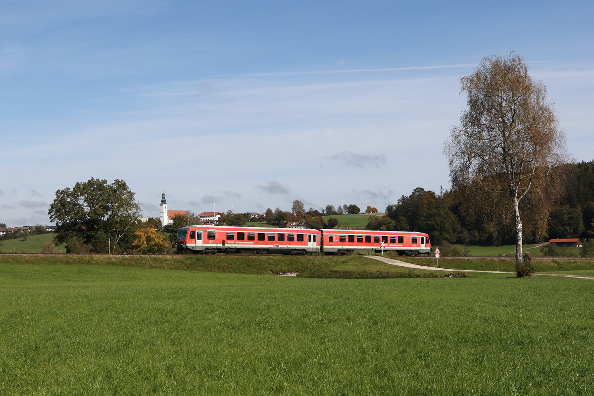 628 593  Waldkraiburg  aus Waging kommend am 12. Oktober 2024 bei Otting.