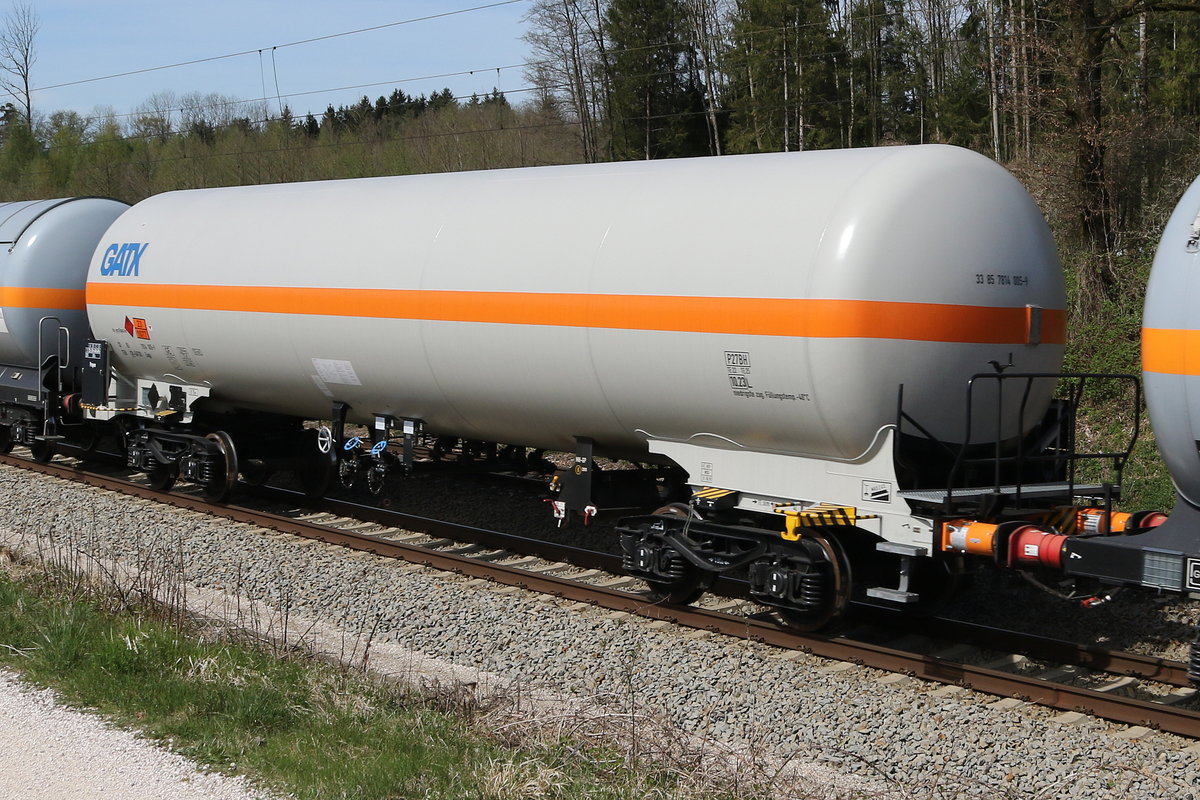 7814 003 (Zags) von  GATX  am 15. April 2020 bei Grabenst�tt.