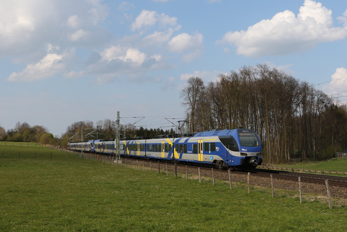 ET 322 aus M�nchen kommend am 21. April 2021 bei Vogl.