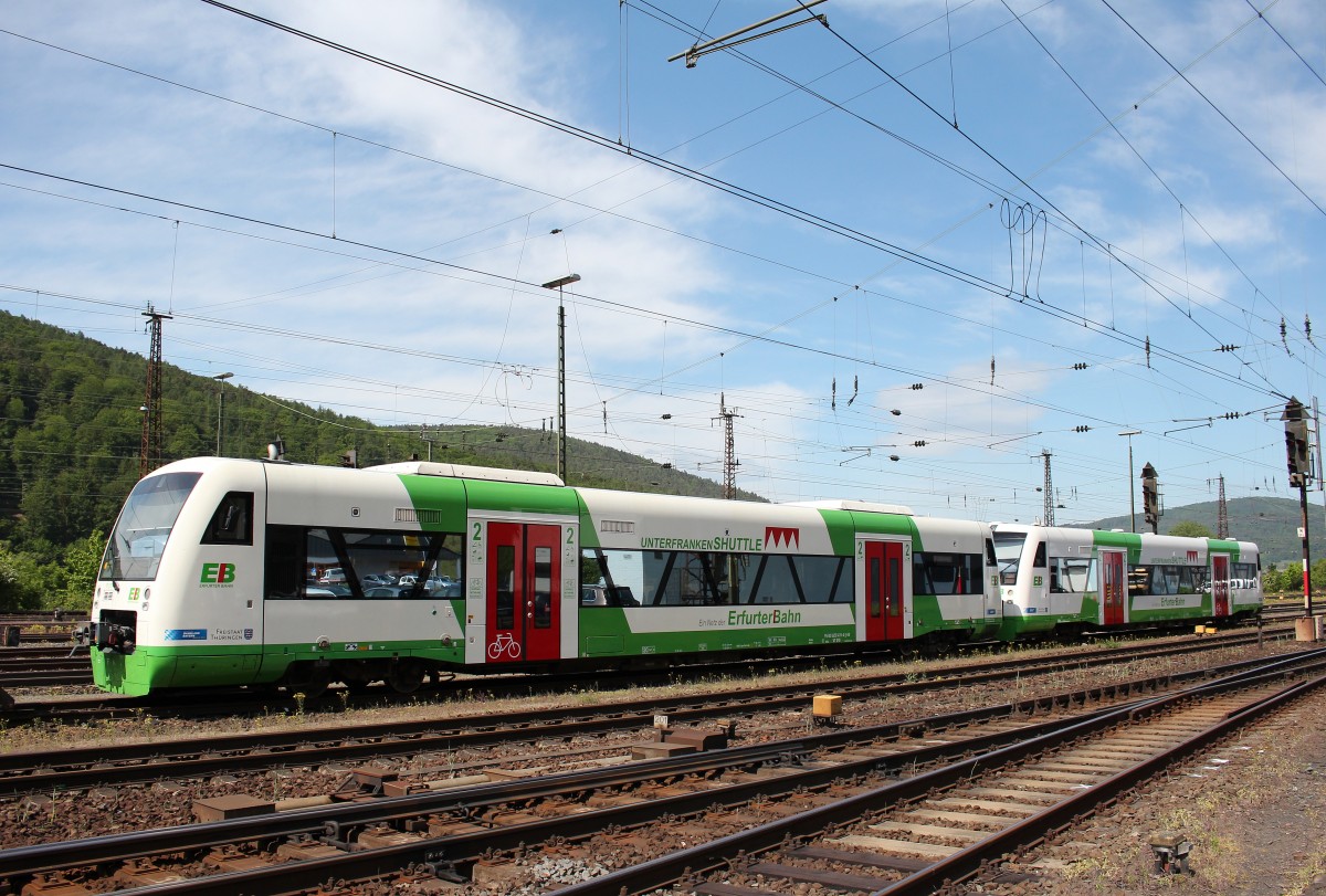 VT 015 und VT 007 stehen am 15. Mai 2015 im Bahnhof von Gem�nden.