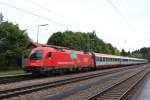 1216 016 durchf�hrt soeben den Bahnhof von Assling/Obb.
