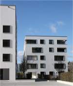 . Wohnhäuser von Baumschlager Eberle auf dem Stuttgart Killesberg -

Blick vom Quartiersplatz auf die Ostfassaden.

Mai 2014 (M)