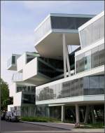 . Verwaltungsgebäude in Allschwil bei Basel -

Die einzelnen Stockwerke stehen auch auf schrägen Stützen.

Juni 2013 (Matthias)
